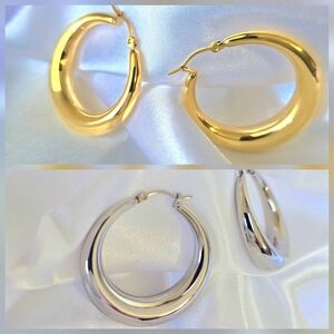 2 Pairs Chic Gold and Silver Hoop Earrings